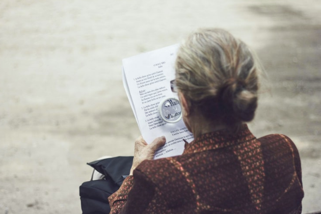 60岁以上的老年人应该怎么配置保险？