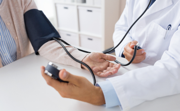高血压还能买保险吗，患有高血压还能买保险吗?