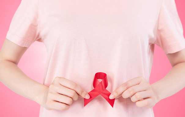 乳腺癌有哪些早期症状？如何买乳腺癌复发险产品？