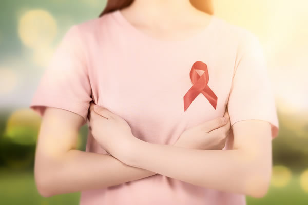 警惕！乳腺癌的6大早期症状与诊断，乳腺癌复发险保障新选择